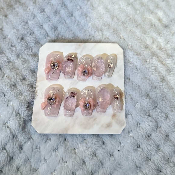 Press on Nails💅 $20 each - Picture 4 of 12